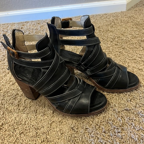 Freebird Claw Boot - Picture 1 of 4